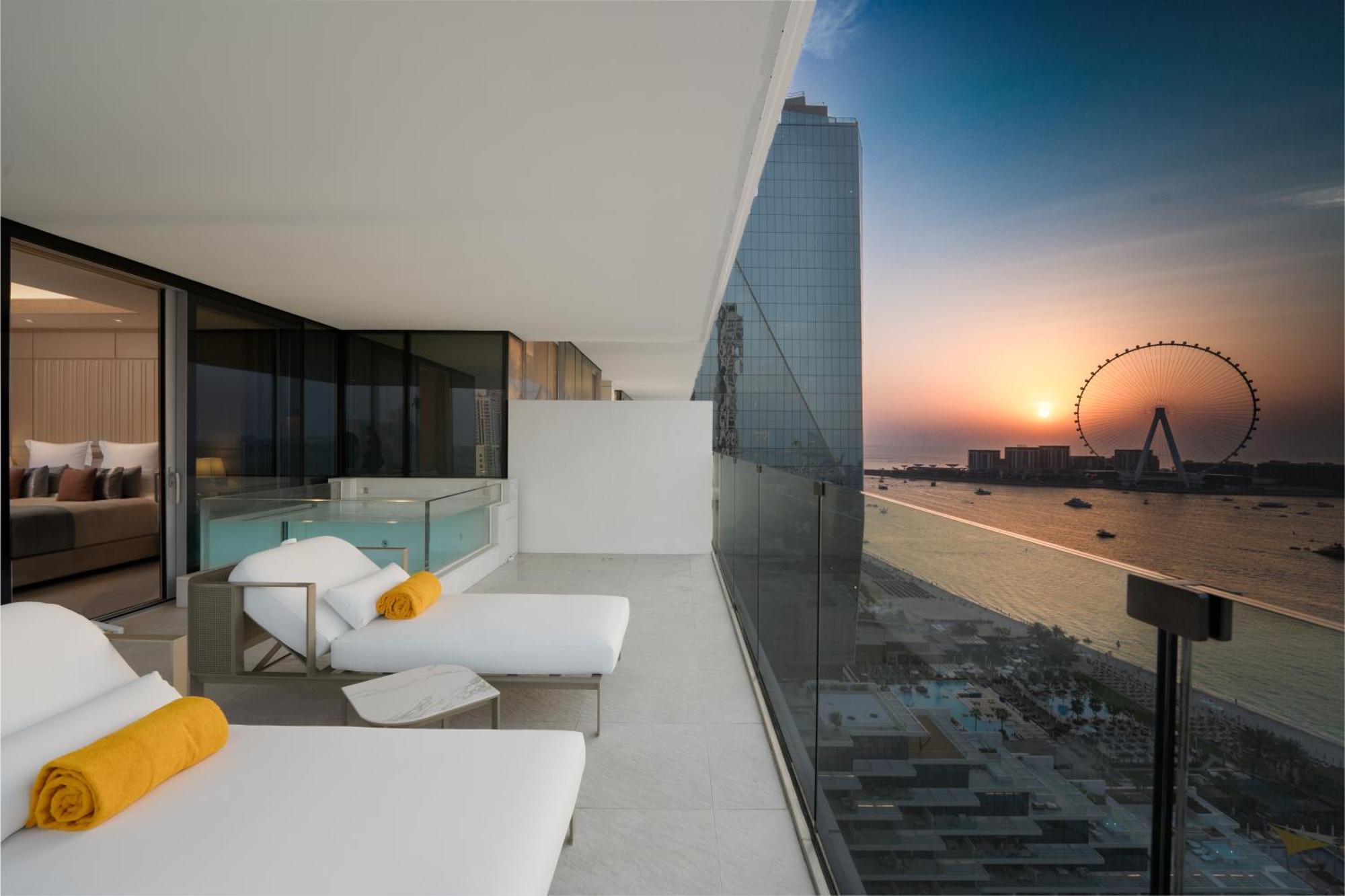 Five Luxe Hotel Dubaj Kültér fotó View of the Dubai Eye from the hotel