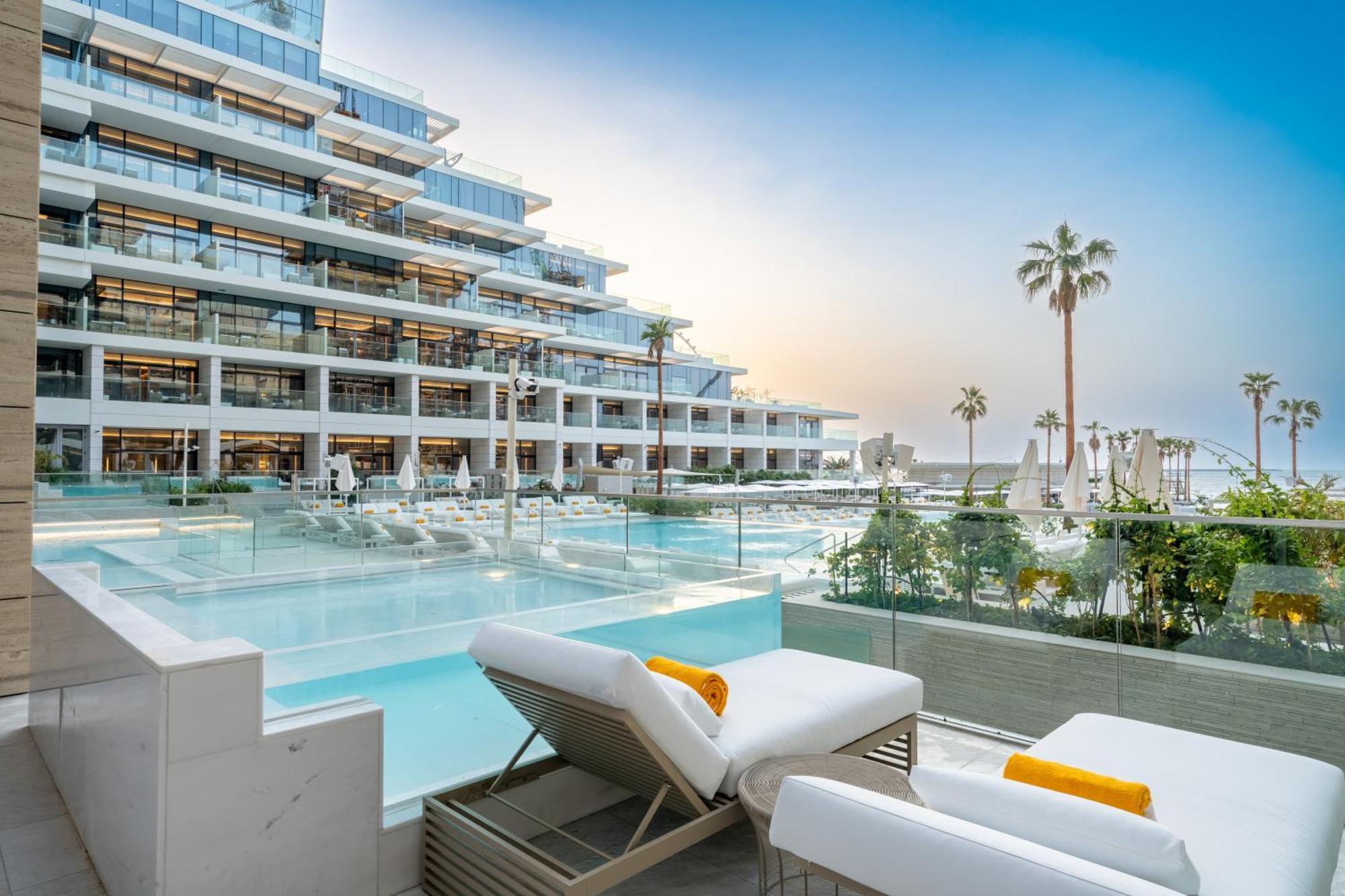 Five Luxe Hotel Dubaj Kültér fotó The West Hollywood Hotel